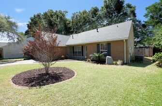 4496 Parkwood Ln W in Niceville, FL - Building Photo - Building Photo