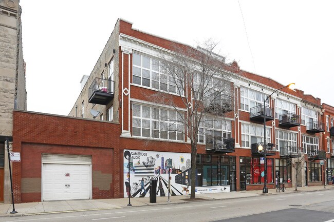 1905-1913 N Milwaukee Ave in Chicago, IL - Building Photo - Building Photo
