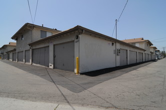 Shelter Cove Apartment in Anaheim, CA - Building Photo - Building Photo