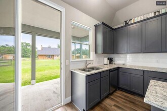 26579 Pin Oak Dr in Hempstead, TX - Building Photo - Building Photo
