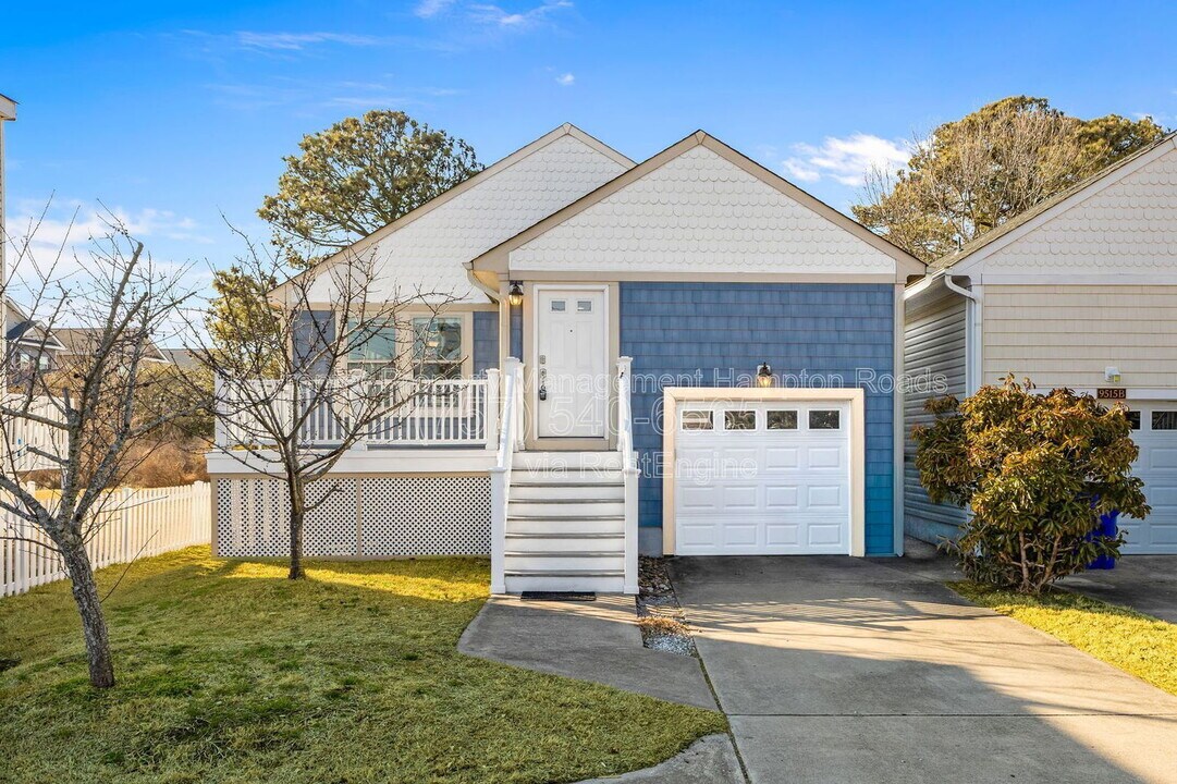 9515 15th Bay St in Norfolk, VA - Building Photo