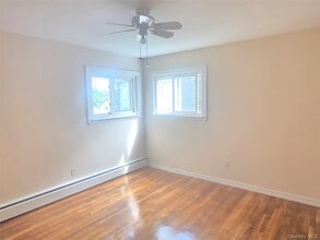 581 Meacham Ave in Franklin Square, NY - Building Photo - Building Photo