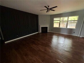 8389 Regent St in Jonesboro, GA - Foto de edificio - Building Photo