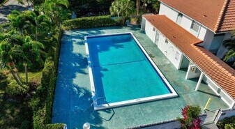 2730 Forest Hills Blvd, Unit 104 in Coral Springs, FL - Building Photo