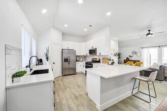 12158 Bowsman Dr in Tomball, TX - Building Photo - Building Photo