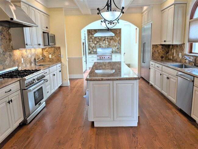 property at 2912 21st Ave