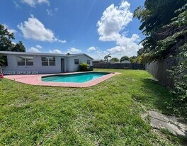 6921 NW 5th Ct in Margate, FL - Building Photo