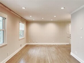 878 Lake Ct in Smyrna, GA - Building Photo - Building Photo