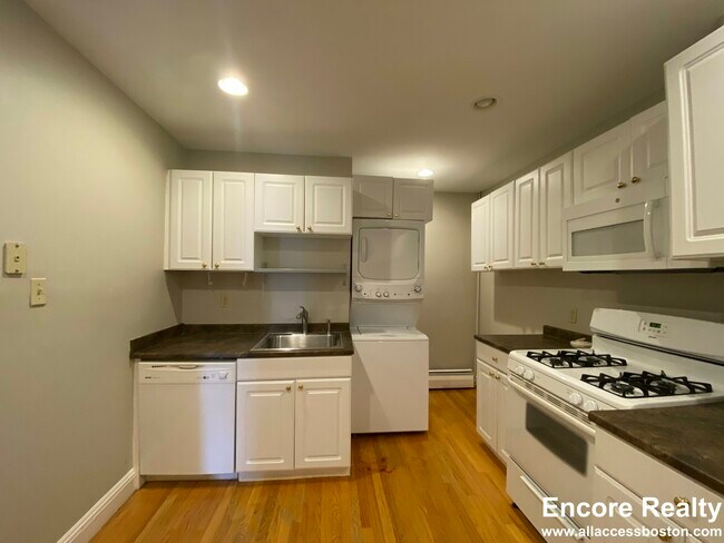 350 Allston St in Cambridge, MA - Building Photo - Building Photo