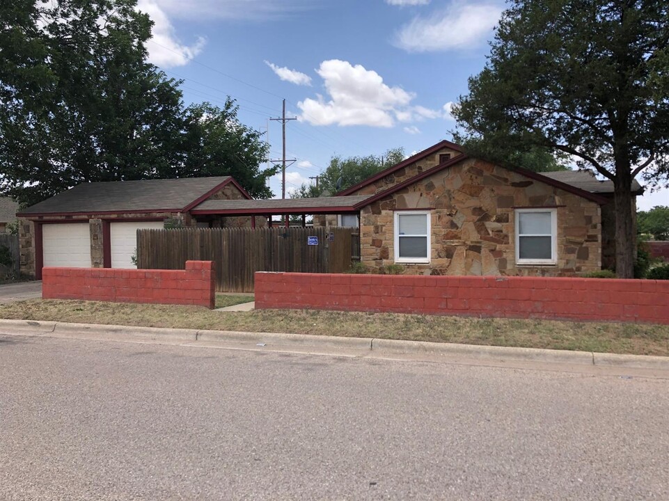 3601 33rd St in Lubbock, TX - Building Photo