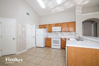 1122 Liberty Hall Dr in Kissimmee, FL - Building Photo - Building Photo