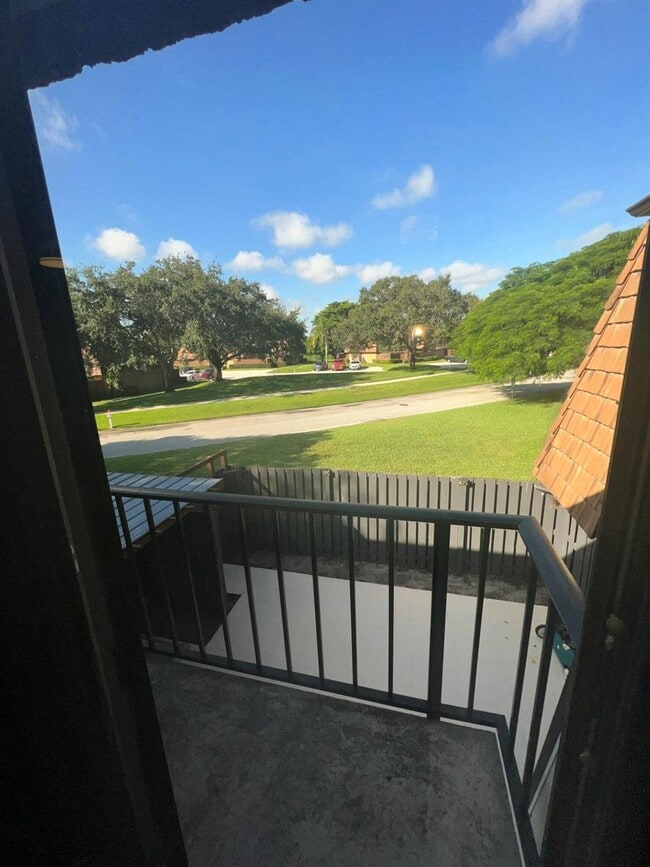 2101 21st Ln in Palm Beach Gardens, FL - Building Photo - Building Photo