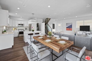 1846 S Barrington Ave in Los Angeles, CA - Building Photo