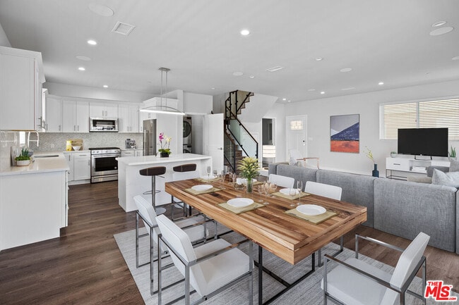 property at 1846 S Barrington Ave