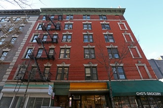 37A Bedford Street in New York, NY - Building Photo - Building Photo