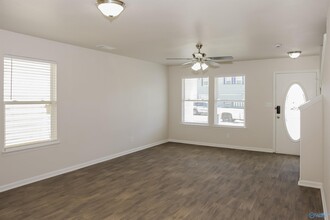 214 Farmington Dr in Harvest, AL - Building Photo - Building Photo