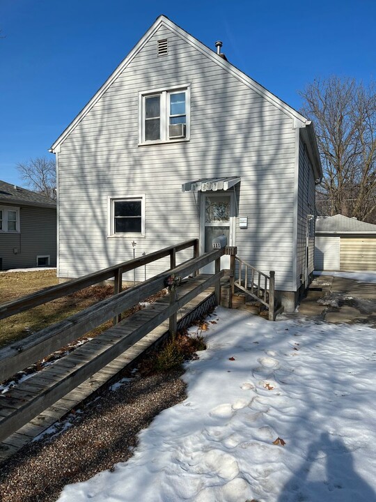 111 French St in Waterloo, IA - Building Photo