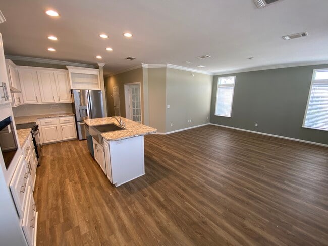 5307 Camelot Dr E in Sarasota, FL - Foto de edificio - Building Photo