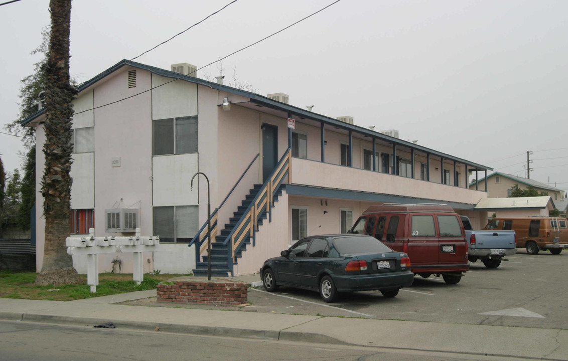 2236 Chandler St in Selma, CA - Building Photo