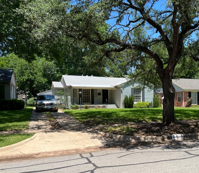 2410 Clarinda Ave in Wichita Falls, TX - Building Photo - Building Photo