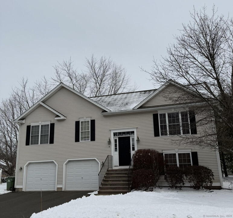 600 Main St in Southington, CT - Building Photo