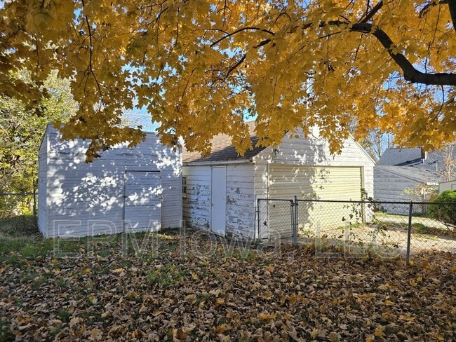 property at 821 Cornwall Ave