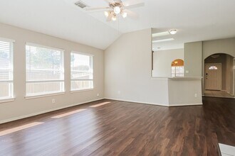 6402 Bright Falls Ln in Katy, TX - Building Photo - Building Photo