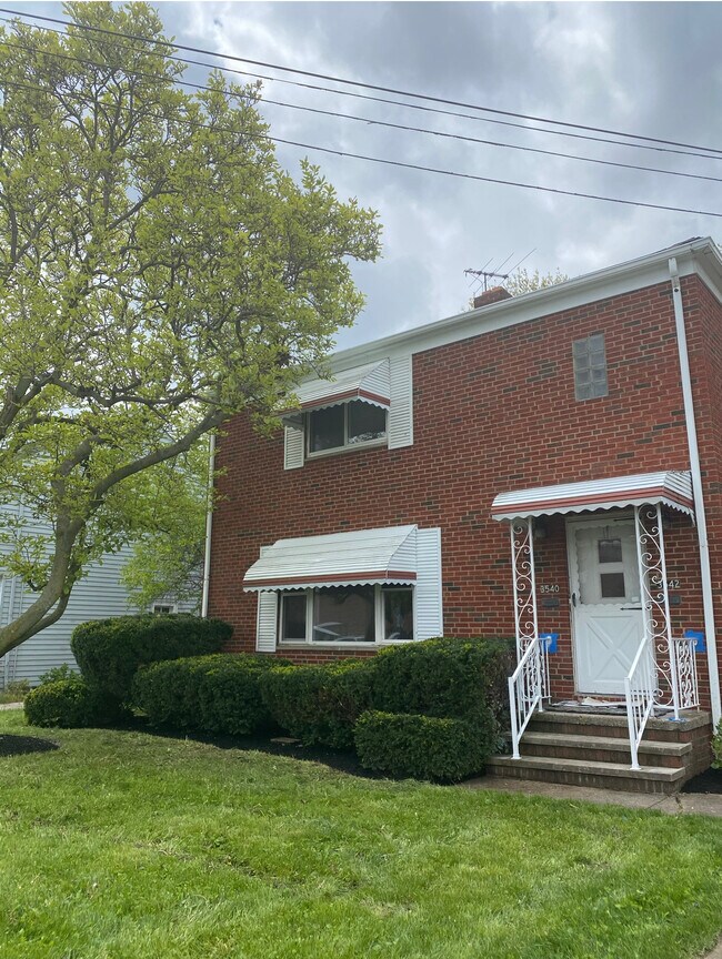 3542 W 210th St Rentals in Fairview Park, OH