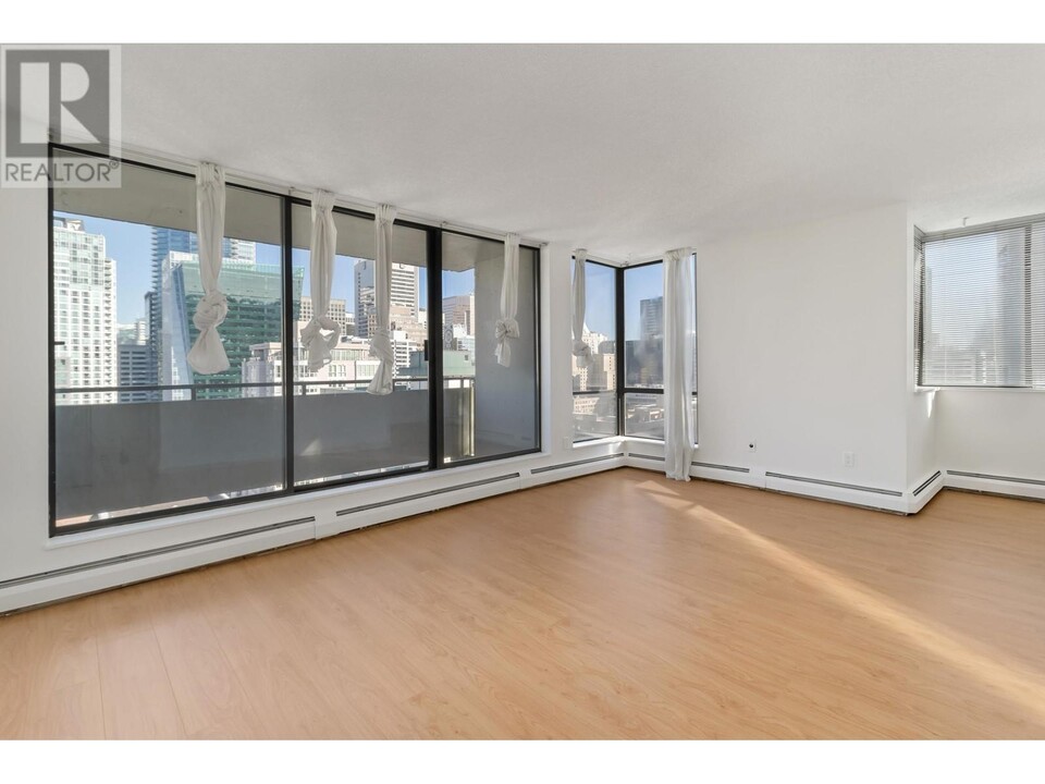1127-1127 Barclay St in Vancouver, BC - Building Photo