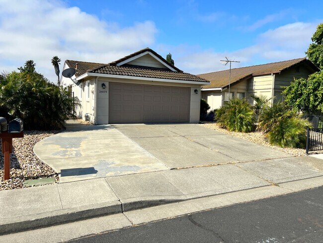 property at 2809 Shasta Dr
