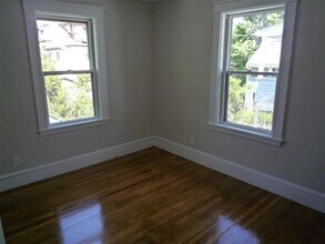 17 Milton St, Unit 2 in Cambridge, MA - Building Photo - Building Photo