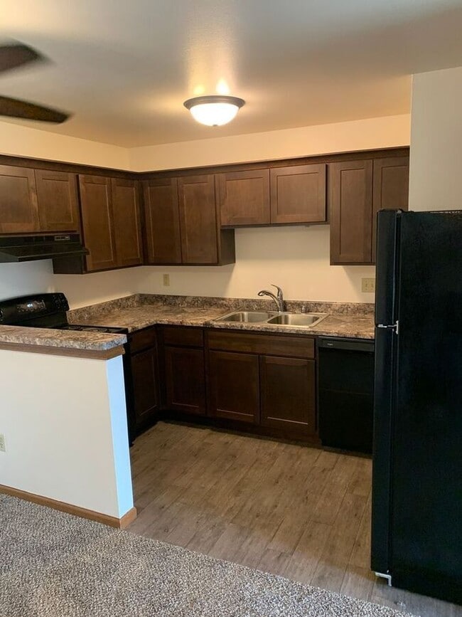 7911 60th Ave in Kenosha, WI - Building Photo - Building Photo