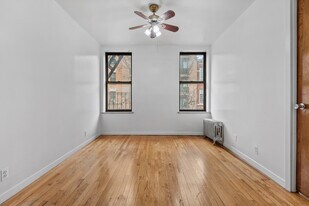 416 E 115th St, Unit 3E in New York, NY - Building Photo