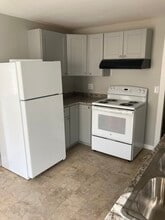 107 G St in Montague, MA - Building Photo - Building Photo