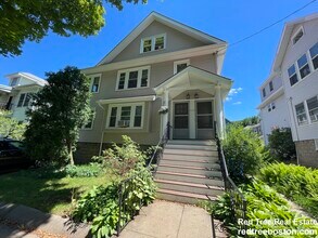 62 Newport St, Unit 2 in Arlington, MA - Building Photo - Building Photo