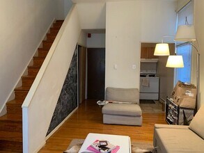 3911 Pine St, Unit 2R in Philadelphia, PA - Foto de edificio - Building Photo
