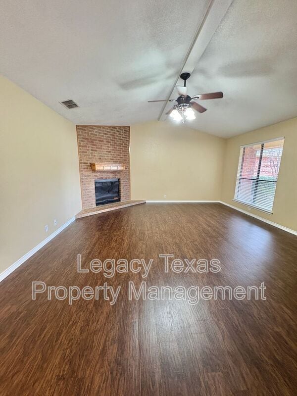 property at 1208 Lindsey Ln