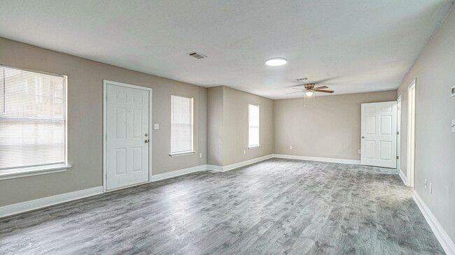 Magnolia Trace Apartments in Hattiesburg, MS - Building Photo - Building Photo