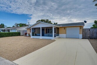 7536 Topay Ln in Port Richey, FL - Building Photo - Building Photo