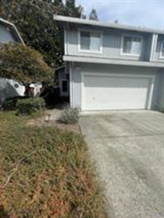 7458 Madera Pl in Rohnert Park, CA - Building Photo