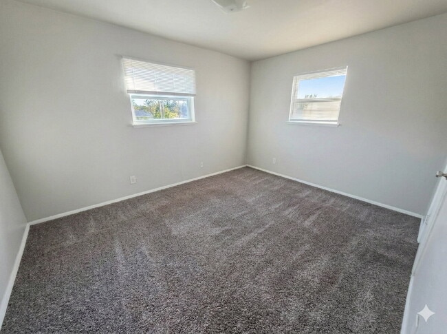 property at 1224 Crown Point Ave