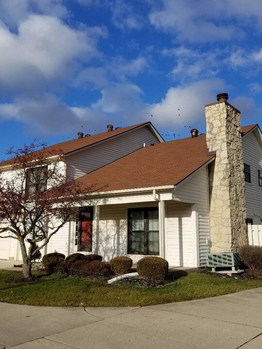 1481 Sanzon Dr in Fairborn, OH - Building Photo