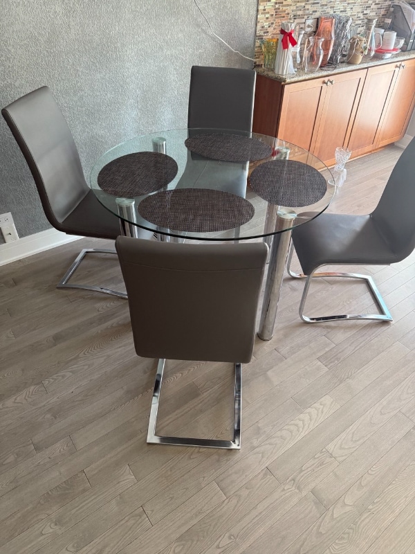 2494 Smith St in Rolling Meadows, IL - Foto de edificio - Building Photo