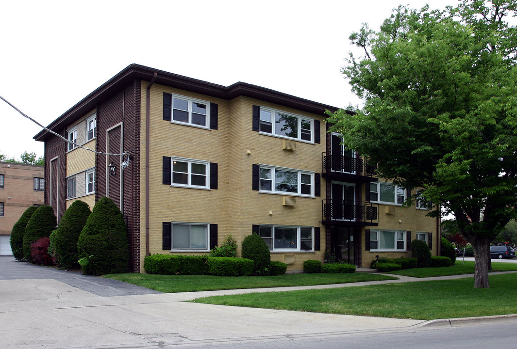 Arlington Elmhurst Apartments in Elmhurst, IL - Foto de edificio