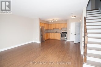 920 Pape Ave in Toronto, ON - Building Photo - Building Photo