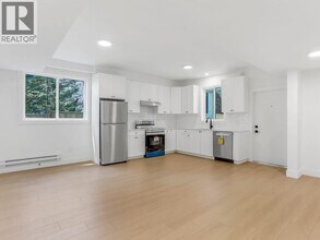 3553 Monson Cres in Coquitlam, BC - Building Photo - Building Photo