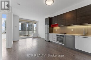 36 Park Lawn Rd in Toronto, ON - Building Photo