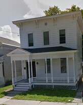 68 W Mohawk St, Unit 68 West Mohawk Street in Oswego, NY - Building Photo