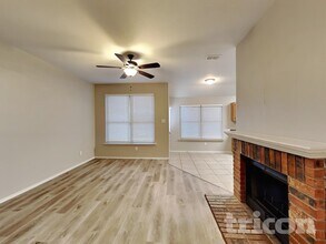 1735 Duster Cir in Arlington, TX - Building Photo - Building Photo