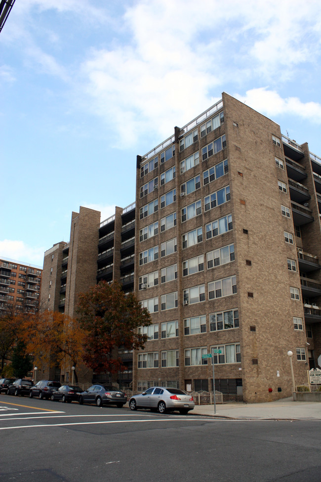 2045 Story Avenue in Bronx, NY - Building Photo - Building Photo